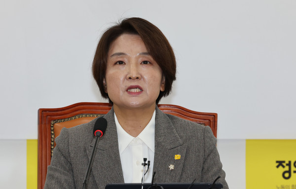 이은주 정의당 원내대표가 22일 오전 서울 여의도 국회에서 열린 의원총회에서 발언하고 있다. / 사진=연합뉴스