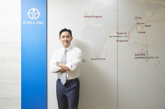 최 부회장이 올해 트로이카 드라이브(Troika Drive)’ 경영 비전을 공식화했다. 그는 안정적인 실적을 기반으로 미래사업 추진을 가속할 계획이다. 사진=고려아연 제공