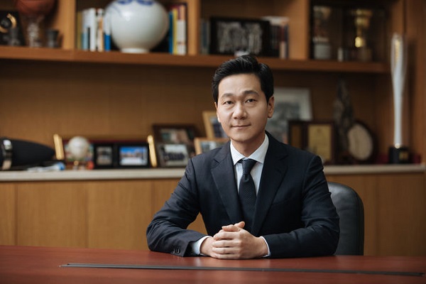 이승찬 계룡건설산업 사장은 이인구 창업주의 막내아들로 성공적인 '2세 경영'을 이어가고 있다. 사진=계룡건설산업 제공