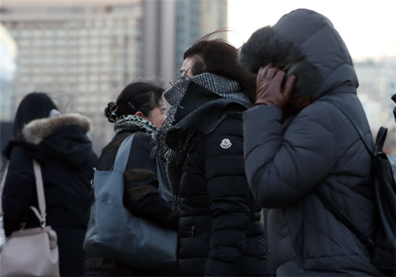 12월부터 날씨가 급격히 추워지면서 한파에 대비해야 할 전망이다. 사진=서울와이어 DB