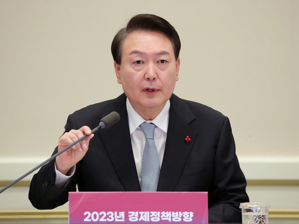윤석열 대통령이 지난 21일 청와대 영빈관에서 열린 제12차 비상경제민생회의 겸 제1차 국민경제자문회의에서 발언하고 있다. 사진=연합뉴스