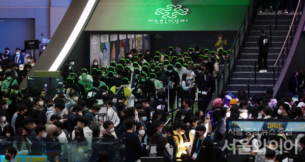 게임산업백서에 따르면 국민들의 게임 이용률이 74.4%에 달하는 것으로 나타났다. 사진=서울와이어 DB