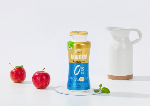 신제품 ‘매일아침 프로바이오틱스’는 프로바이오틱스를 함유한 지방 0%의 액상 타입 건강기능식품이다. 사진=풀무원녹즙 제공