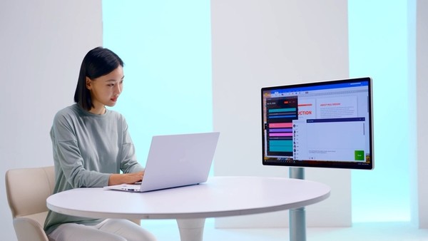 LG디스플레이는 전장용 디스플레이와 가정용 디스플레이 라인업에 신기술을 적용해 사용성을 높였다. 사진=LG디스플레이 제공