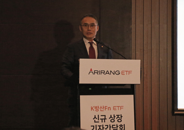 한화자산운용은 5일 기자간담회를 개최하고 ‘ARIRANG K방산Fn ETF’를 코스피(유가증권시장)의 상장을 밝혔다. 사진은 한두희 한화자산운용 대표이사. 사진=한화자산운용 제공