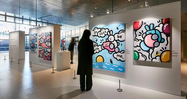 현대자동차가 2023년 ‘검은 토끼의 해’인 계묘년(癸卯年)을 맞아 토끼 캐릭터로 유명한 일러스트 작가와 협업한 전시회를 열었다. 사진=현대차 제공