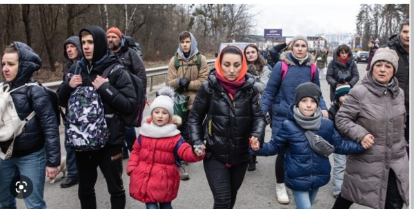 우크라이나 난민들은 유럽을  떠돌며 물질적, 정신적 고통에 시달리고 있다.