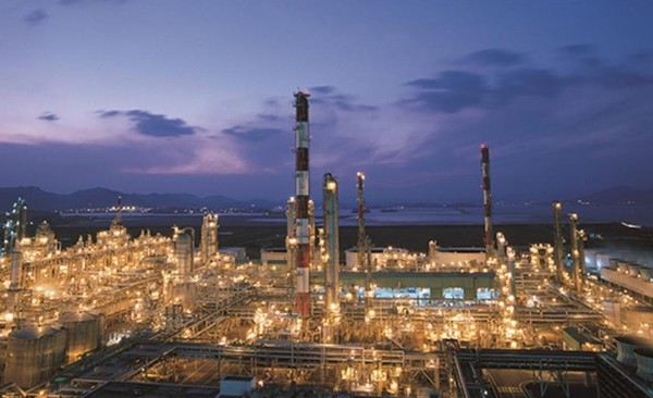 국내 주요 석유화학기업들은 올해를 미래성장 동력원 내실 강화 원년으로 삼았다. 업황 악화가 지속될 것으로 예상됨에 따라 신사업 강화에 역점을 둬 불확실성을 줄여 간다는 목표다. 사진=롯데케미칼 제공  
