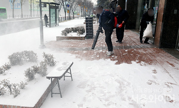 강원도에는 15일 대설특보가 발효 중이다. 경기도를 포함해 중부지방까지 눈이 확대될 전망이다. 사진=이태구 기자