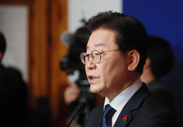 이재명 더불어민주당 대표가 12일 국회에서 열린 신년기자회견에서 발언하고 있다. / 사진=이태구 기자