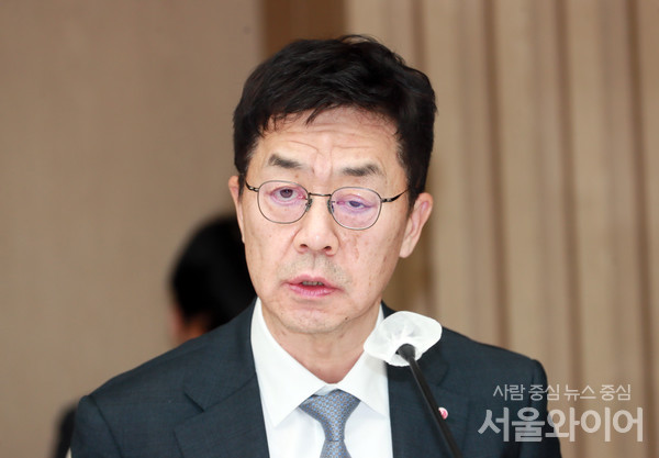 박일평 LG사이언스파크 대표가 회의에 참석, 인사말을 하고있다.