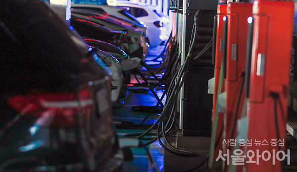 환경부 무공해차 통합누리집을 살펴본 결과, 국내에서 판매 중인 전기차의 1회 충전시 주행가능 거리는 상온(25도)과 저온(영하7도)에서 100㎞ 가량 차이가 난다. 사진=서울와이어 DB