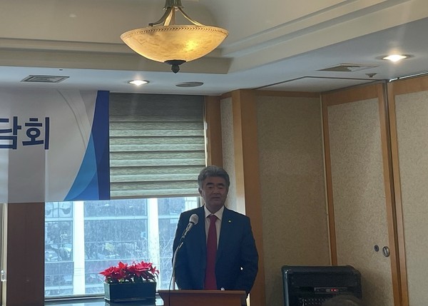 정원주 대한주택건설협회장이 기자간담회에서 발언을 하고 있다. 사진=고정빈 기자