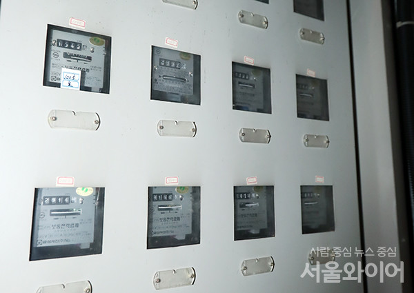 국민이 겨울철 난방요금 절약을 위해 사용한 온열기구 등의 사용이 누진세 적용에 따라 폭탄 요금으로 돌아올 가능성이 높아졌다. 사진=서울와이어 DB  