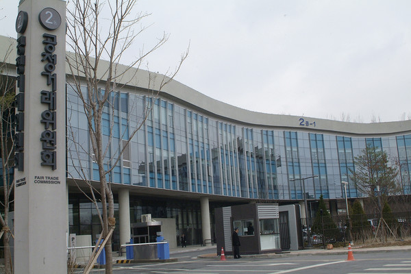 공정거래위원회가 납품업체에 독점 거래 등을 강요한 의혹을 받는 CJ올리브영에 대한 조사를 마무리하고 제재 절차에 착수한다. 사진=연합뉴스 제공