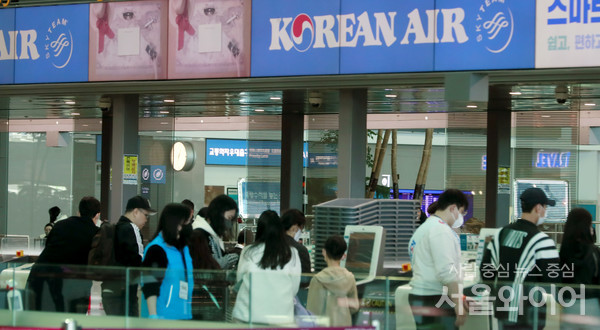 인천공항 제2여객터미널 출국장 모습.