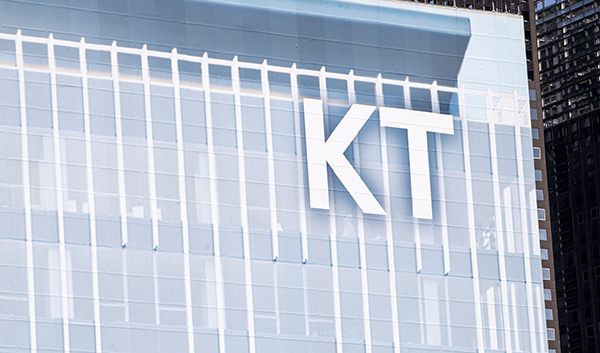 KT가 20일 오후 1시까지 접수받은 KT 대표이사 후보 지원자 명단을 공개했다. 사외 후보자 18명이 참여했으며 이들은 사내 후보자 16명과 대표자리를 놓고 평가를 받게 된다. 사진=서울와이어 DB