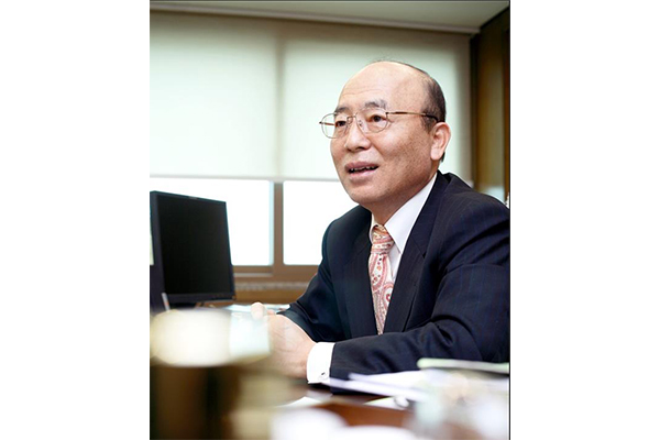 이봉관 서희건설 회장이 3.1운동UN유네스코세계기록유산등재 기념재단 상임고문으로 위촉됐다. 사진=서희건설 제공