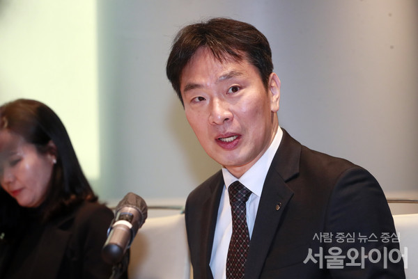 이복현 금융감독원장이 국내 증권사들에게 부동산 PF 부실에 대비한 계획이 필요하다고 강조했다. 사진=서울와이어 DB