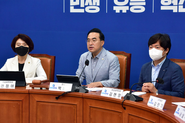 박홍근 더불어민주당 원내대표가 8일 오전 국회에서 열린 비상대책위원회의에서 발언하고 있다. / 사진=국회사진기자단