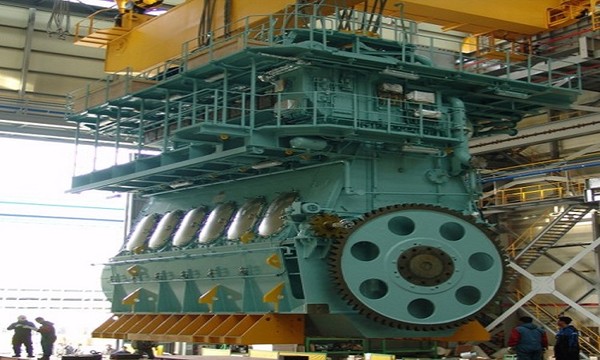 한국조선해양은 지난 2일 진행된 STX중공업 인수 본입찰에서 단독으로 입찰서를 제출했다. STX중공업은 글로벌 선박엔진 점유율 3위를 기록하는 등 우수한 기술력을 보유한 것으로 평가된다. 사진=STX중공업 제공