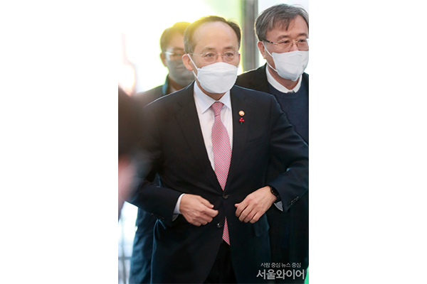 추경호 부총리 겸 기재부 장관이 산업현장 고용 문제를 해결하기 위한 대응책을 마련하겠다고 약속했다. 사진=서울와이어 DB