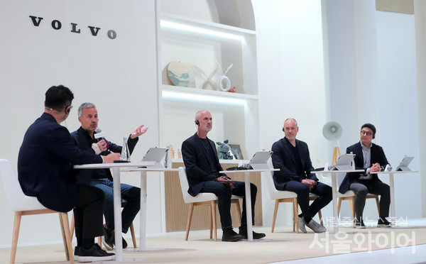 볼보 주요 경영진은 14일 서울 중구 신라호텔에서 열린 미디어 컨퍼런스에서 올해  주요 성장전력 등을 공유했다. 사진=서울와이어 DB
