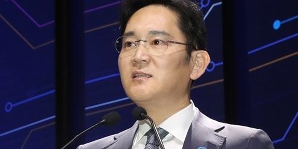 이재용 삼성전자 회장이 2019년 4월30일 부회장 시절 경기 화성사업장에서 열린 '시스템반도체 비전 선포식'에서 중장기 사업계획을 발표하고 있다. 사진=삼성전자 제공