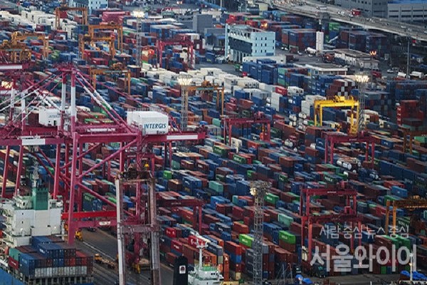 대한상공회의소 산하 기관인 지속성장이니셔티브(SGI)가 19일 보고서를 내고 한일 관계 회복이 국내 수출 회복에 긍정적인 영향을 미칠 것으로 전망했다. 사진=서울와이어 DB