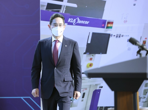 이재용 삼성전자 회장이 중국 출장 일정을 조율 중인 것으로 알려졌다. 미국이 대중국 견제를 강화하는 가운데 중국 당국과도 소통할 필요성이 제기되면서다. 사진=연합뉴스