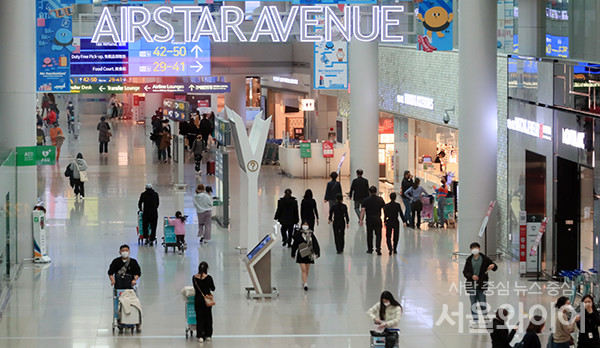 10년 사업권이 걸린 인천국제공항 면세점 입찰 1차 심사에서 신라면세점과 신세계면세점, 현대백화점면세점이 낙찰됐다. 사진=서울와이어 DB