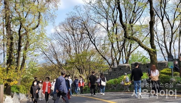 봄이 본격적으로 시작되면서 오늘은 맑고 포근한 날씨가 이어질 전망이다. 사진=서울와이어 DB