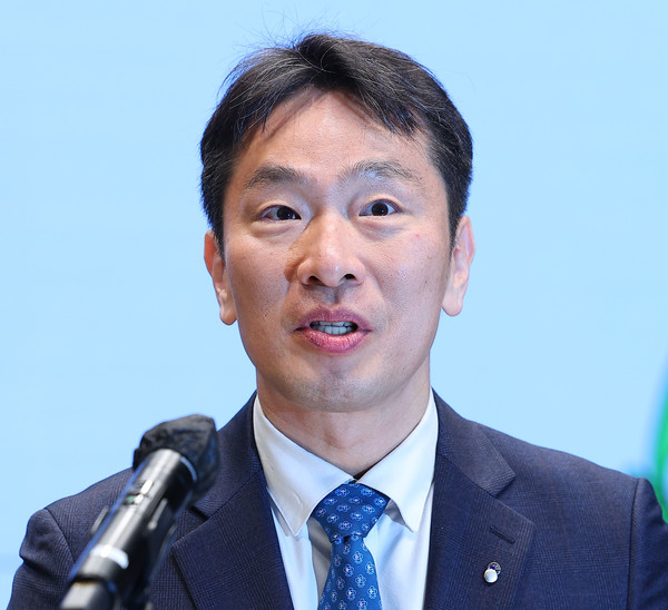 이복현 금융감독원장이 9일 서울 여의도 KB국민은행 신관에서 열린 ‘상생 금융 확대를 위한 금융소비자 현장 간담회’에 참석해 발언하고 있다. 사진=연합뉴스 제공