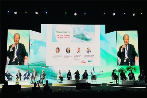 김한영 국가철도공단 이사장이 제11회 고속철도대회에 참석해 연설을 하고 있다. 사진=국가철도공단 제공