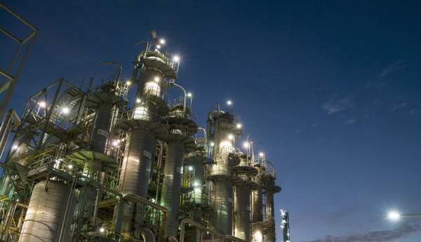 금호석유화학 여수고무2공장 야경. 사진=금호석유화학그룹 제공