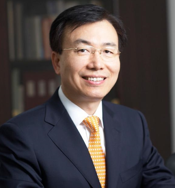 김석수 동서식품 회장이 5년 만에 등기이사로 복귀했다. 사진=동서식품 제공