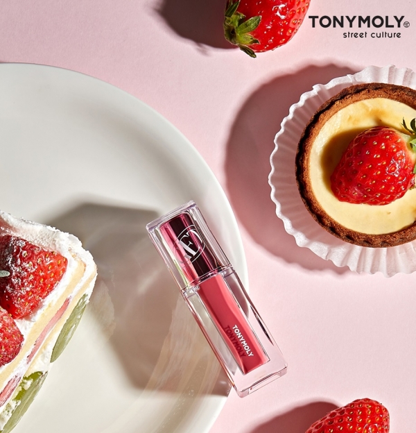 토니모리가 데일리하게 부담 없이 사용할 수 있는 틴트 ‘겟잇 틴트 워터풀 버터’ 소개했다. 사진=토니모리 제공