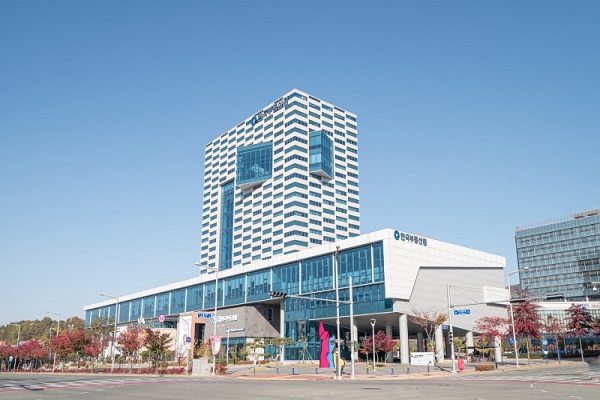 한국부동산원은 다양한 부동산 지표 정보를 제공하며 국민들에게 신뢰받는 기업으로 거듭나고 있다. 사진=한국부동산원 제공