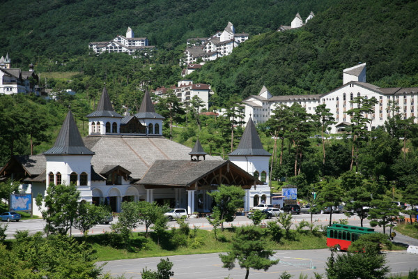  부영그룹이 무주덕유산리조트가 2023 숙박 패키지를 마련했다. 사진=부영그룹 제공