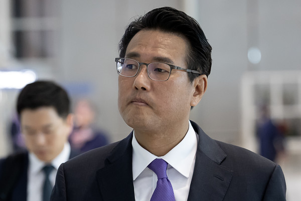 김태효 국가안보실 1차장이 윤석열 대통령의 미국 국빈 방문 최종 조율을 위해 11일 오전 인천국제공항 2터미널을 통해 출국하고 있다. (사진, 연합뉴스 제공)