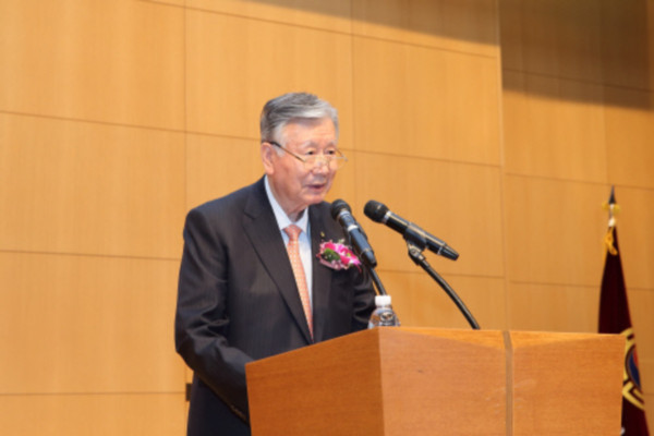 이중근 부영그룹 회장이 최근 2년 동안 3000억원이 넘는 배당금을 챙긴 것으로 알려졌다. 사진=부영그룹 제공