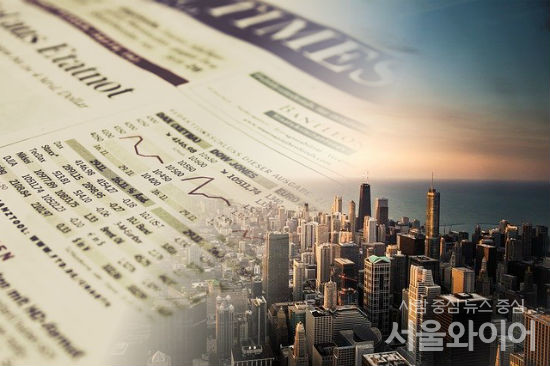 18일(현지시간) 뉴욕증권거래소(NYSE)에서 우량주 중심의 다우존스30산업평균지수는 전 거래일 대비 10.55포인트(0.03%) 내린 3만3976.63으로 장을 마쳤다. 사진=서울와이어 DB