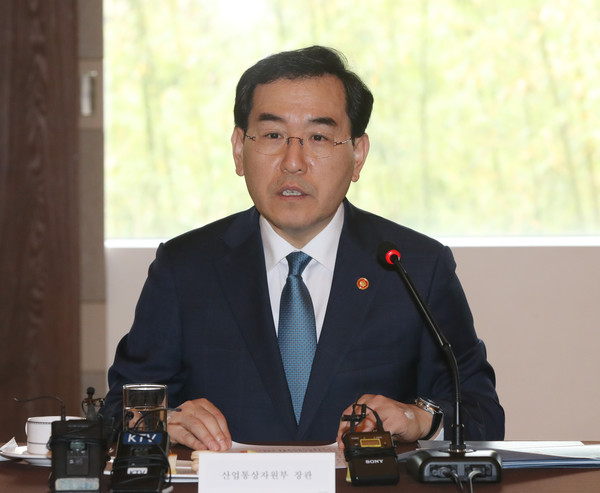 이창양 산업통상자원부 장관이 10일 울산시 동구 호텔현대 바이 라한 울산에서 열린 '조선업계 CEO 간담회'에 참석해 발언하고 있다. 사진=연합뉴스