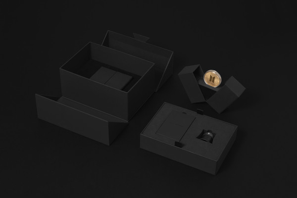 한국조폐공사가 출시 준비 중인 방탄소년단 데뷔 10주년 기념메달 2차의 모습. 사진=한국조폐공사 제공