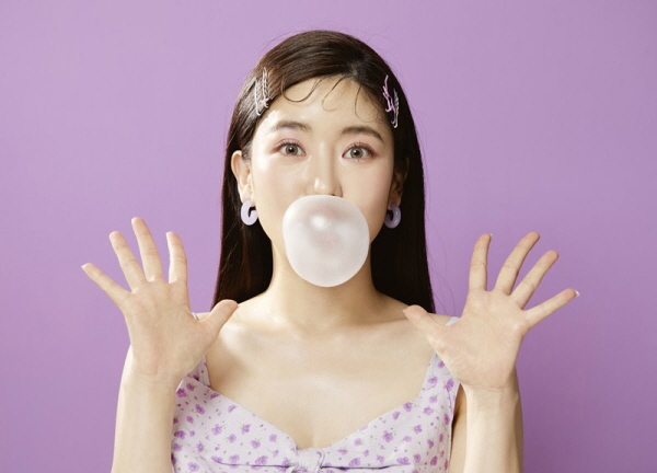 턱 근육인 저작근이 과도하게 발달하면 갸름했던 브이라인이 각진 사각턱으로 변한다. 사진=클립아트코리아 제공 