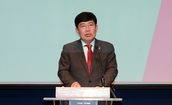 윤창현 국민의힘 의원이 축사를 하고 있다. 사진=이태구 기자.
