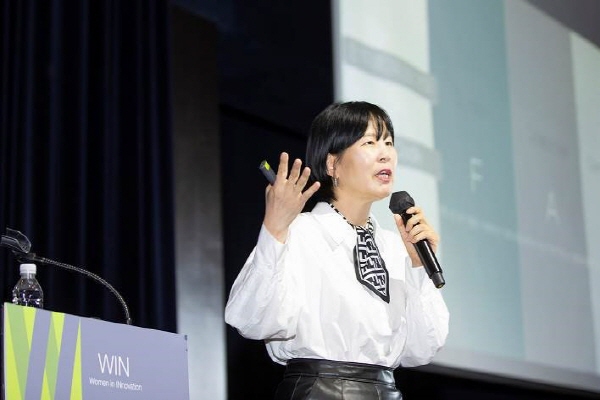 강연하는 박애리 HS Ad 대표. 사진=WIN 제공