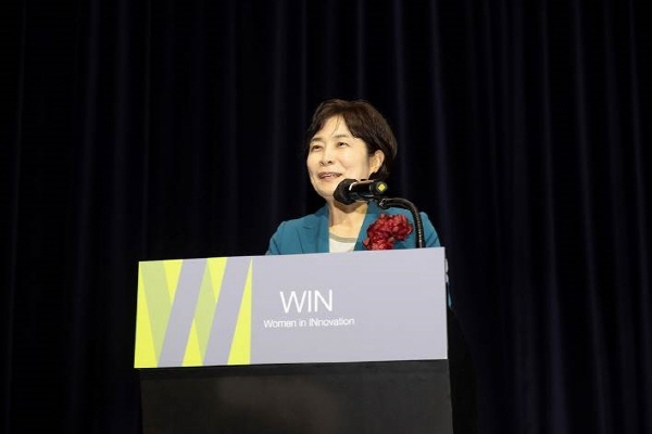 오프닝 환영사를 하고 있는 서지희 WIN 회장 사진=WIN 제공