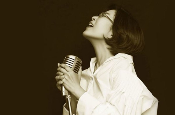 경찰은 이선희가 연예기획사 원엔터테인먼트 대표이사로 재직하면서 자금을 횡령한 것이 의심된다는 첩보를 입수하고 수사에 착수한 것으로 알려졌다. 사진=이선희 공식 홈페이지