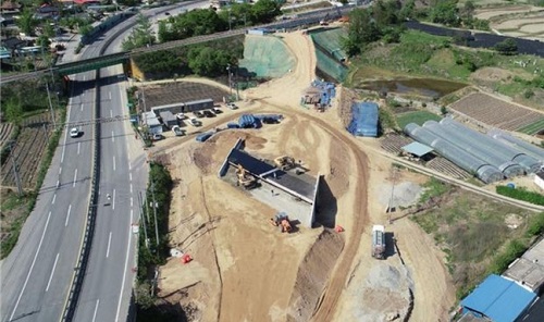충청내륙고속화도로 1공구 공사 현장.